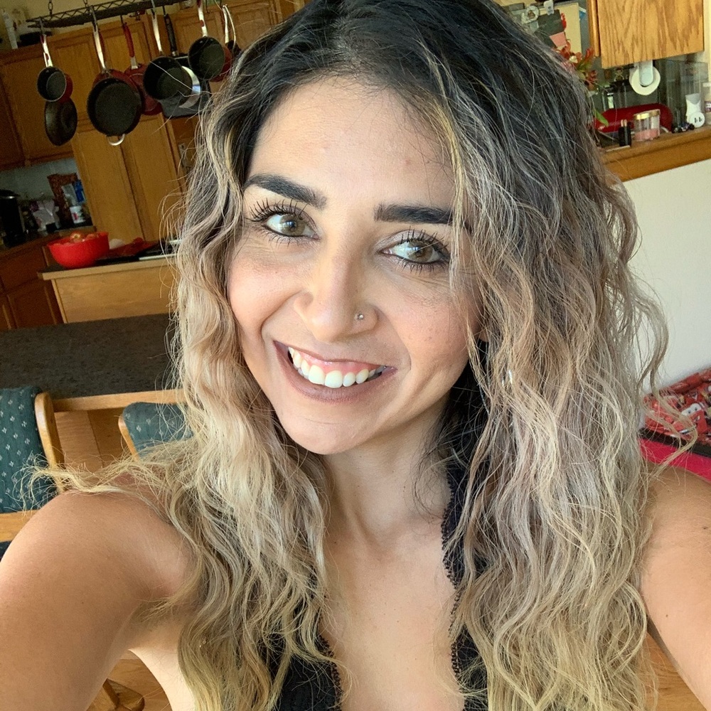 Meet your Posher, Monica